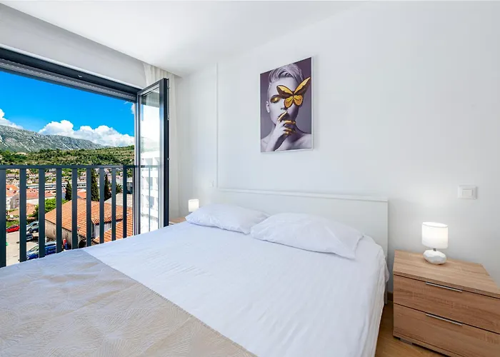 Skyline Apartment