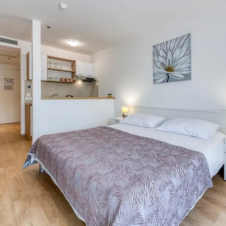 Apartament Skyline *