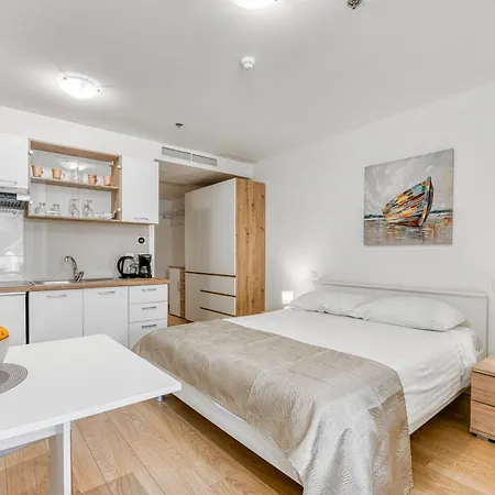 Апартаменты Skyline